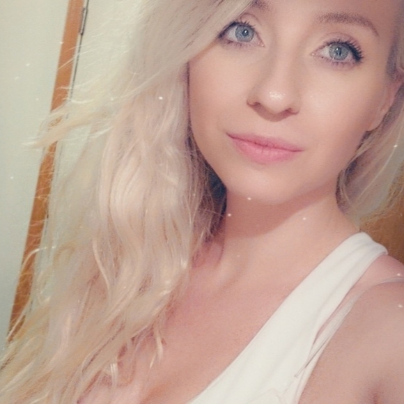 Meet your Posher, Sara - Picture 2 of 4